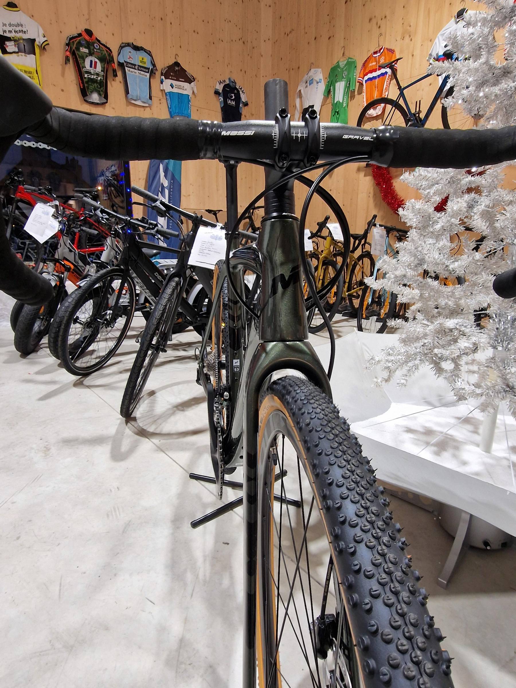 Vélo MASSI TEAM Gravel carbone Shimano 105 Disc 12V - Stockovelo